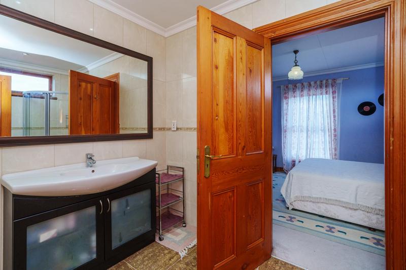 8 Bedroom Property for Sale in Claremont Western Cape